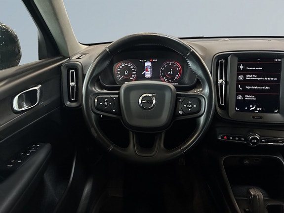 Volvo XC40 9 of 21
