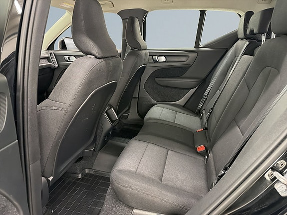 Volvo XC40 13 of 21