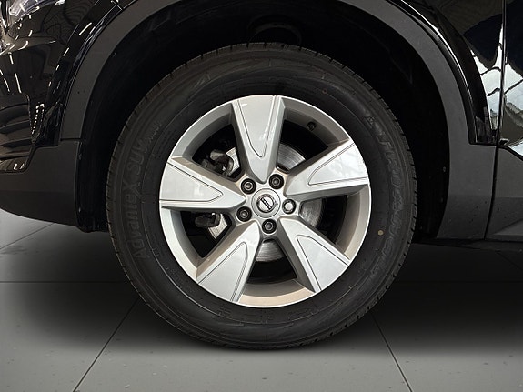 Volvo XC40 14 of 21