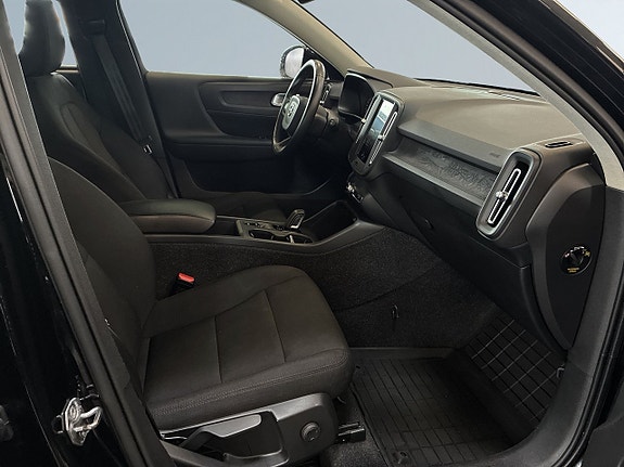 Volvo XC40 10 of 21