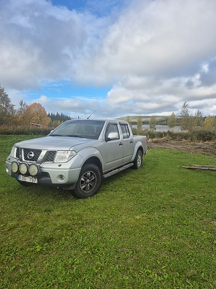 Nissan Navara 2 of 3