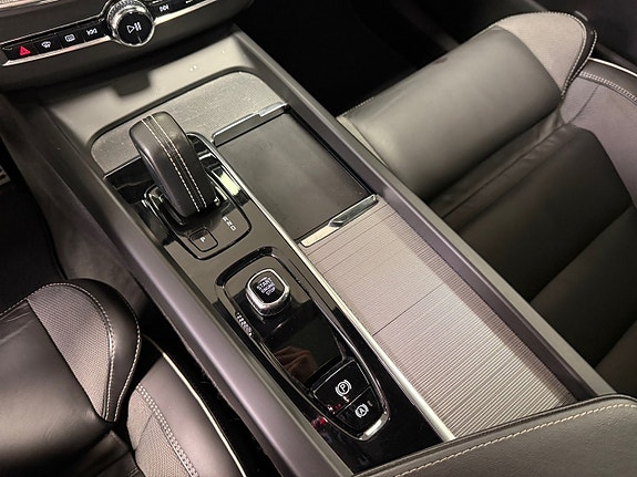 Volvo XC60 14 of 18