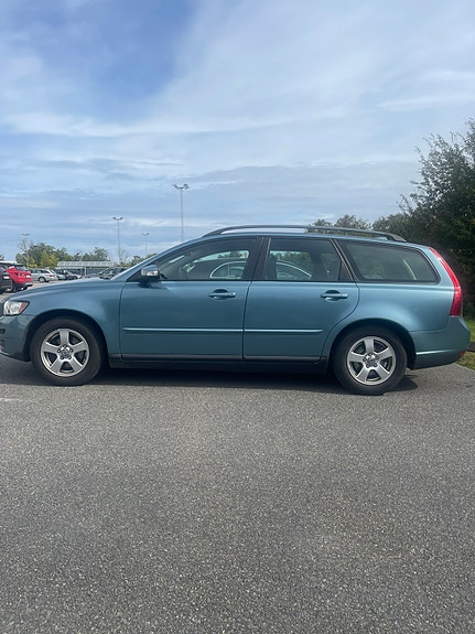 Volvo V50 2 of 15