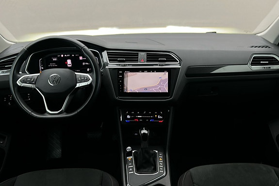Volkswagen Tiguan 3 of 3