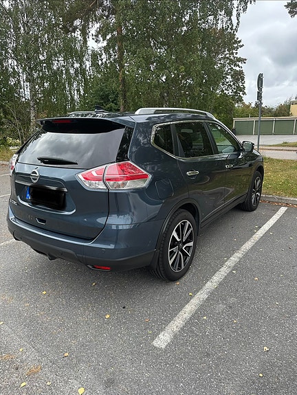 Nissan X-Trail 2 of 3