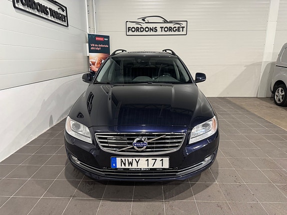 Volvo V70 2 of 23