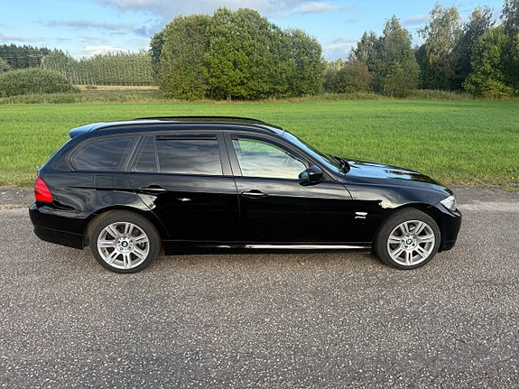 BMW 320d 3 of 12