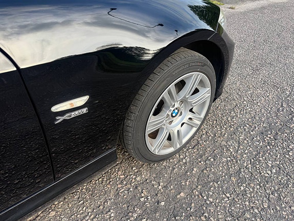 BMW 320d 2 of 12