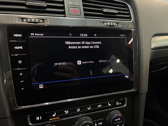 Volkswagen e-Golf VII 15 of 21