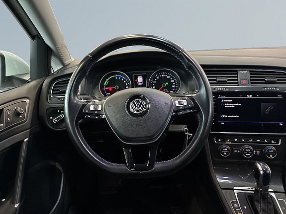 Volkswagen e-Golf VII 9 of 21