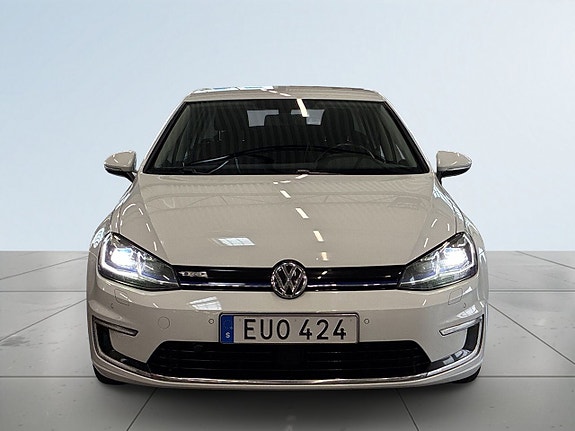 Volkswagen e-Golf VII 2 of 21