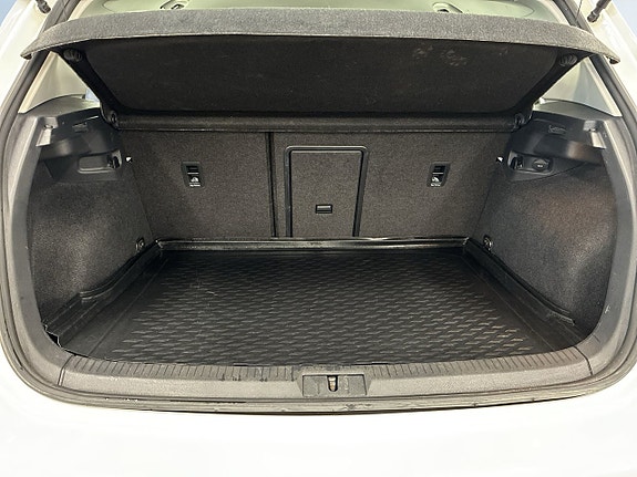 Volkswagen e-Golf VII 12 of 21
