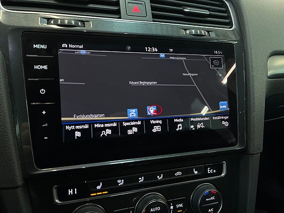 Volkswagen e-Golf VII 18 of 21