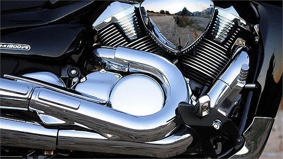 Suzuki Intruder m1800r m1800 vzr1800 3 of 3