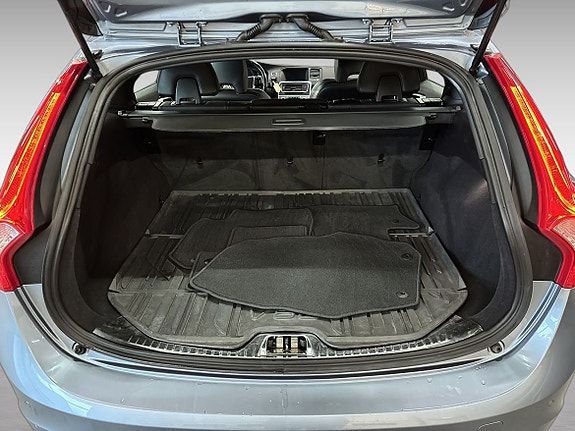 Volvo V60 7 of 14