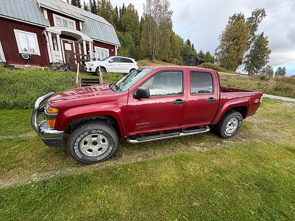 Chevrolet Colorado 2 of 9