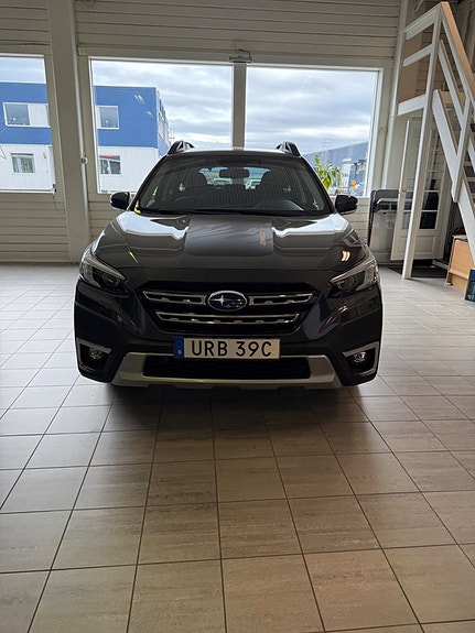 Subaru Outback 3 of 9
