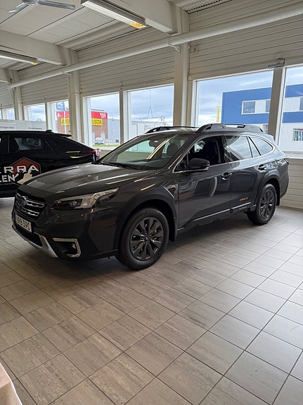 Subaru Outback 2 of 9