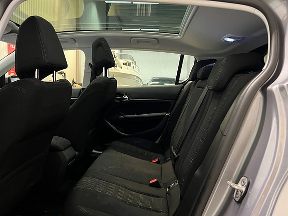 Peugeot 308 16 of 25