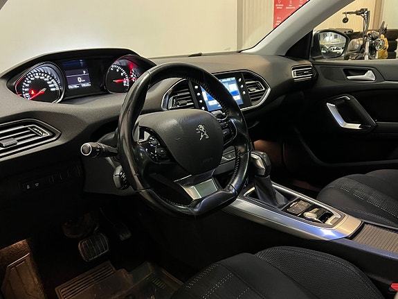 Peugeot 308 8 of 25
