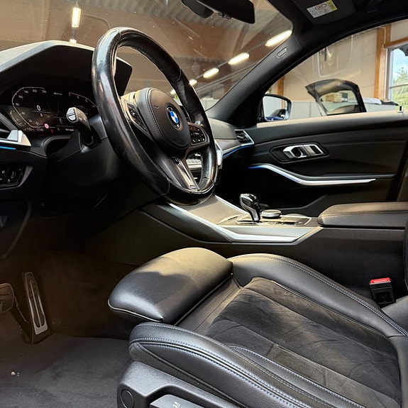 BMW 330e 8 of 12