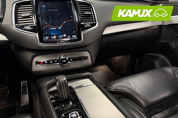 Volvo XC90 11 of 24