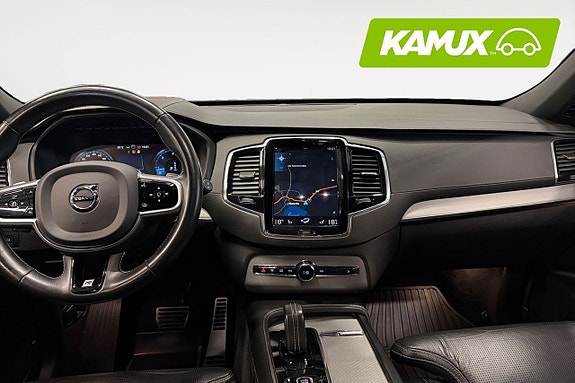 Volvo XC90 10 of 24