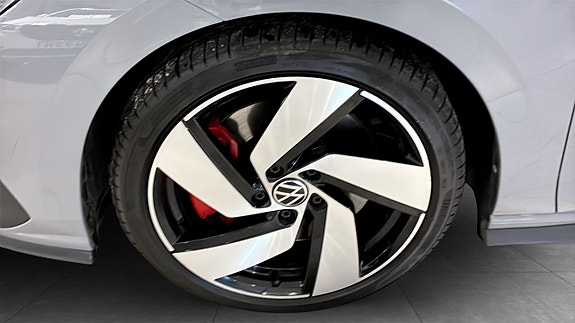 Volkswagen Golf I 9 of 9