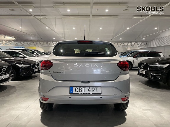 Dacia Sandero 5 of 16