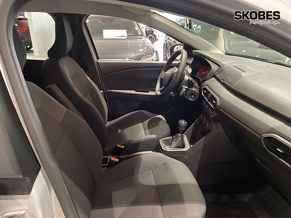 Dacia Sandero 10 of 16