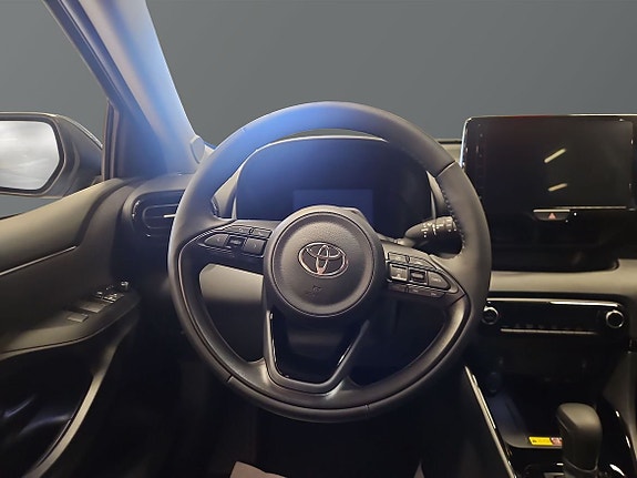 Toyota Yaris 10 of 13