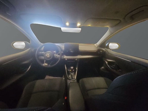 Toyota Yaris 9 of 13