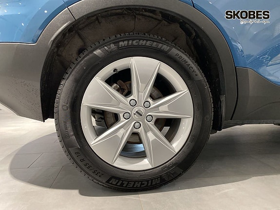 Volvo XC40 17 of 19