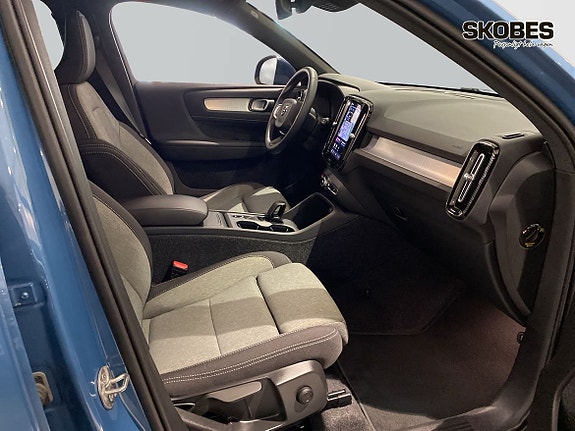 Volvo XC40 11 of 19