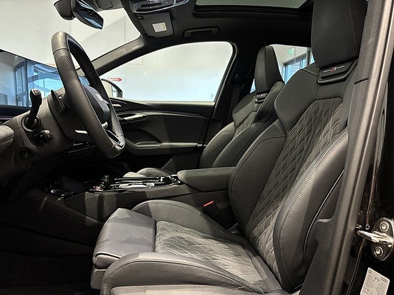 Audi S6 e-tron 12 of 22