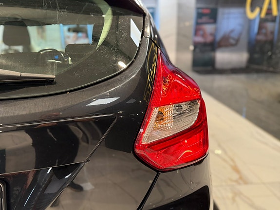 Ford Focus 19 of 21