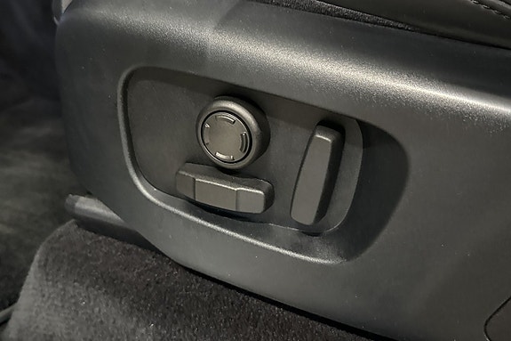 Land Rover Range Rover Sport 18 of 22