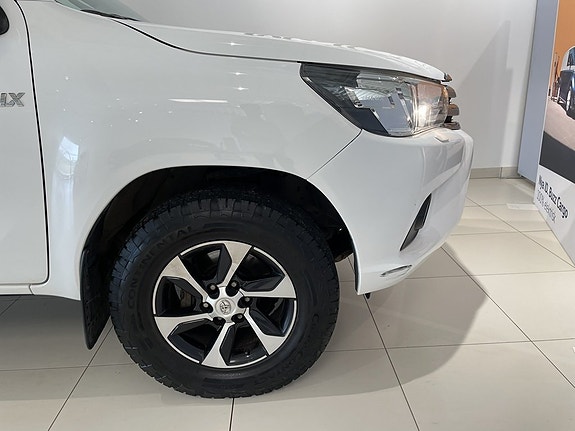 Toyota HiLux 6 of 26