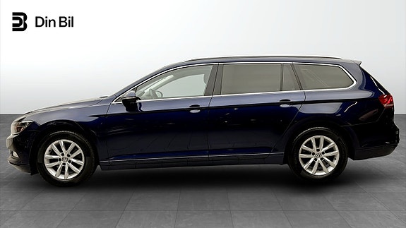 Volkswagen Passat 2 of 12