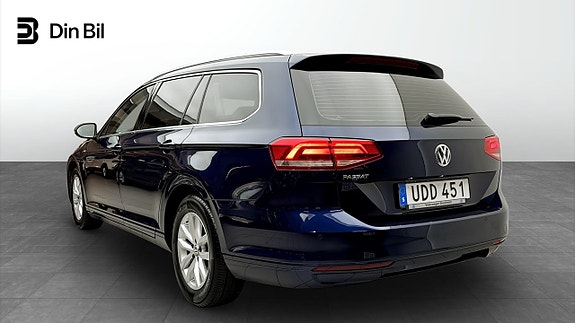 Volkswagen Passat 3 of 12