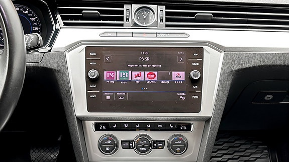Volkswagen Passat 9 of 12