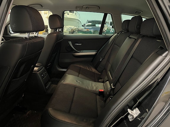 BMW 320d 13 of 24
