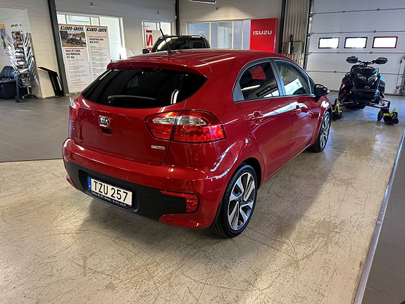 Kia Rio 6 of 7