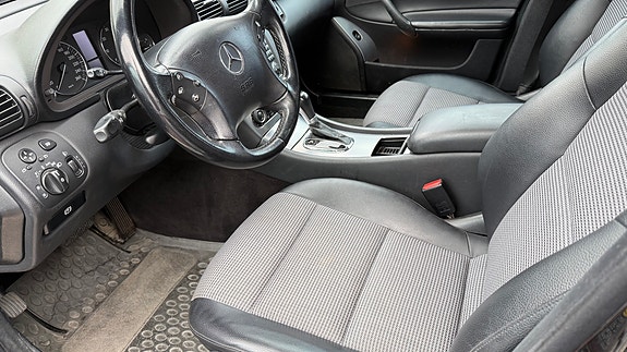 Mercedes-Benz C180 13 of 18