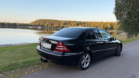 Mercedes-Benz C180 7 of 18