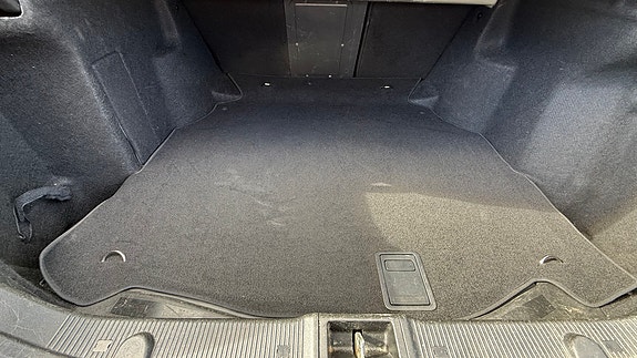 Mercedes-Benz C180 16 of 18