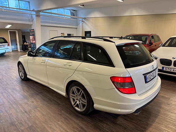 Mercedes-Benz C200 2 of 10