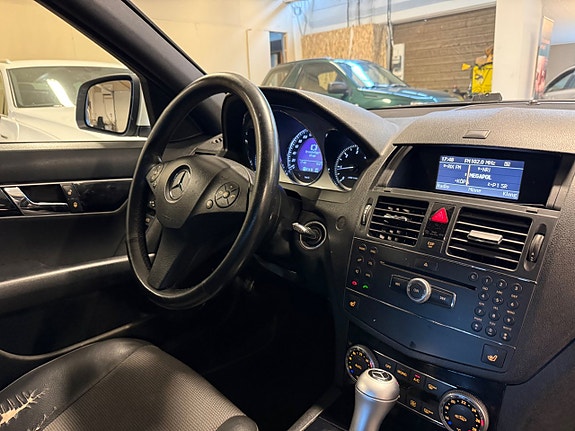 Mercedes-Benz C200 9 of 10