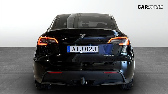 Tesla Model Y 7 of 22