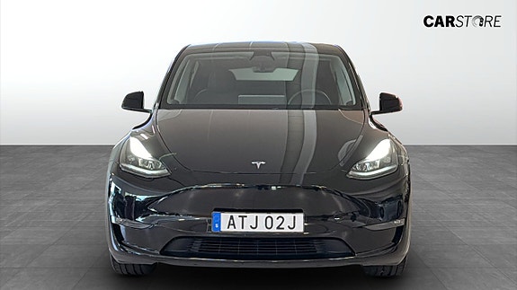 Tesla Model Y 8 of 22